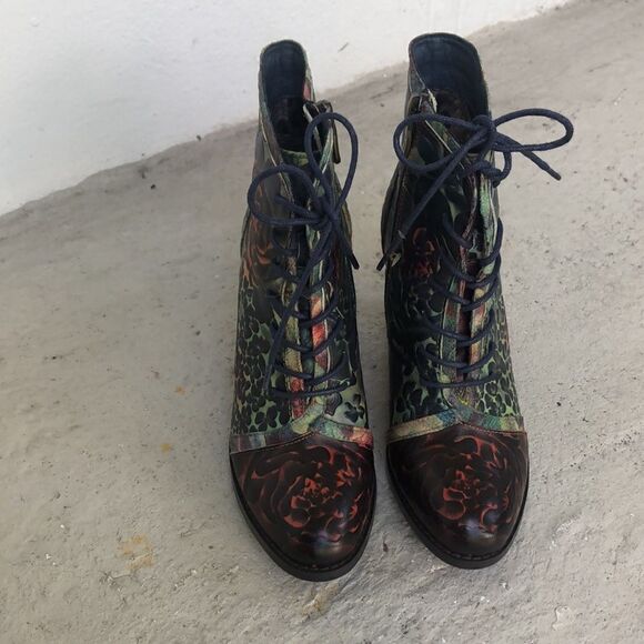 L’Artiste hand painted ankle boots - Picture 3 of 12